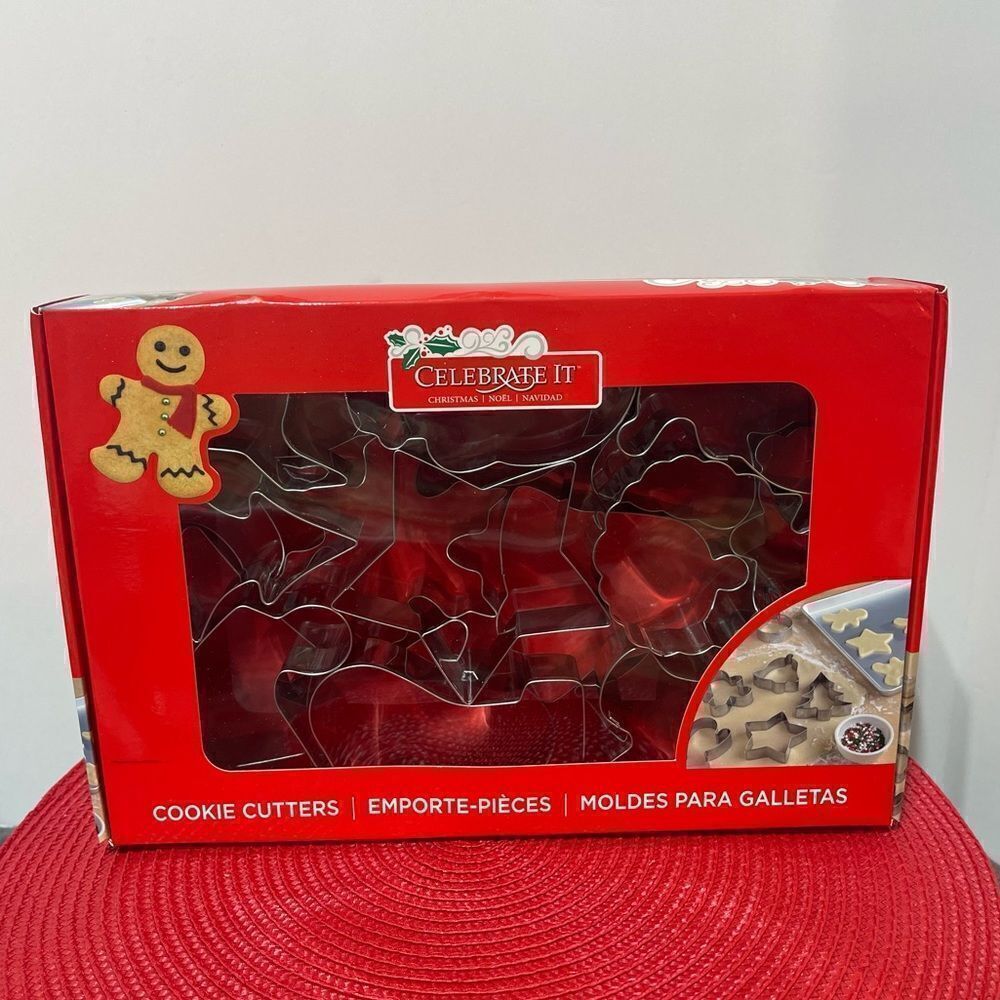 Celebrate It Christmas Cookie Cutters 18 pieces NWT